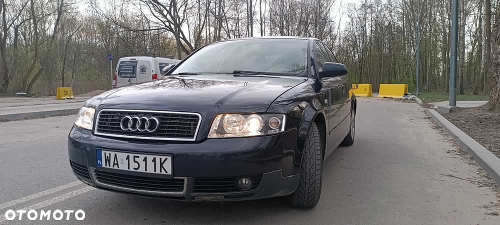 Audi A4 Limousine - 1