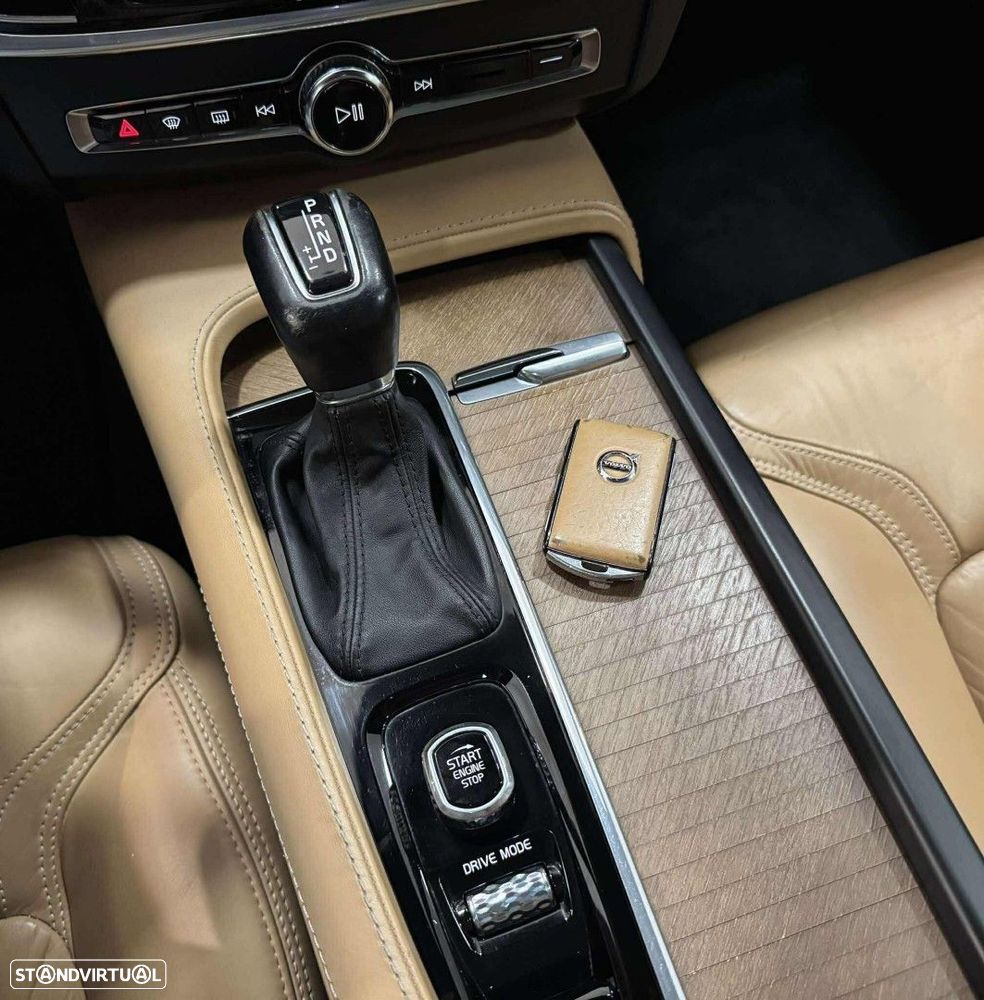 Volvo V90 2.0 D4 Momentum Geartronic - 20