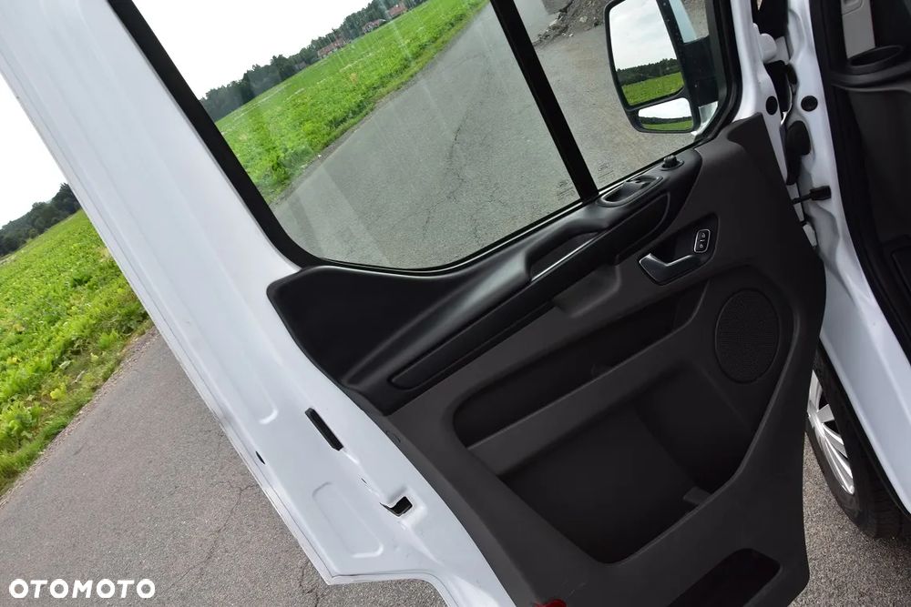 Ford TRANSIT CUSTOM 300 L2H1 - 22