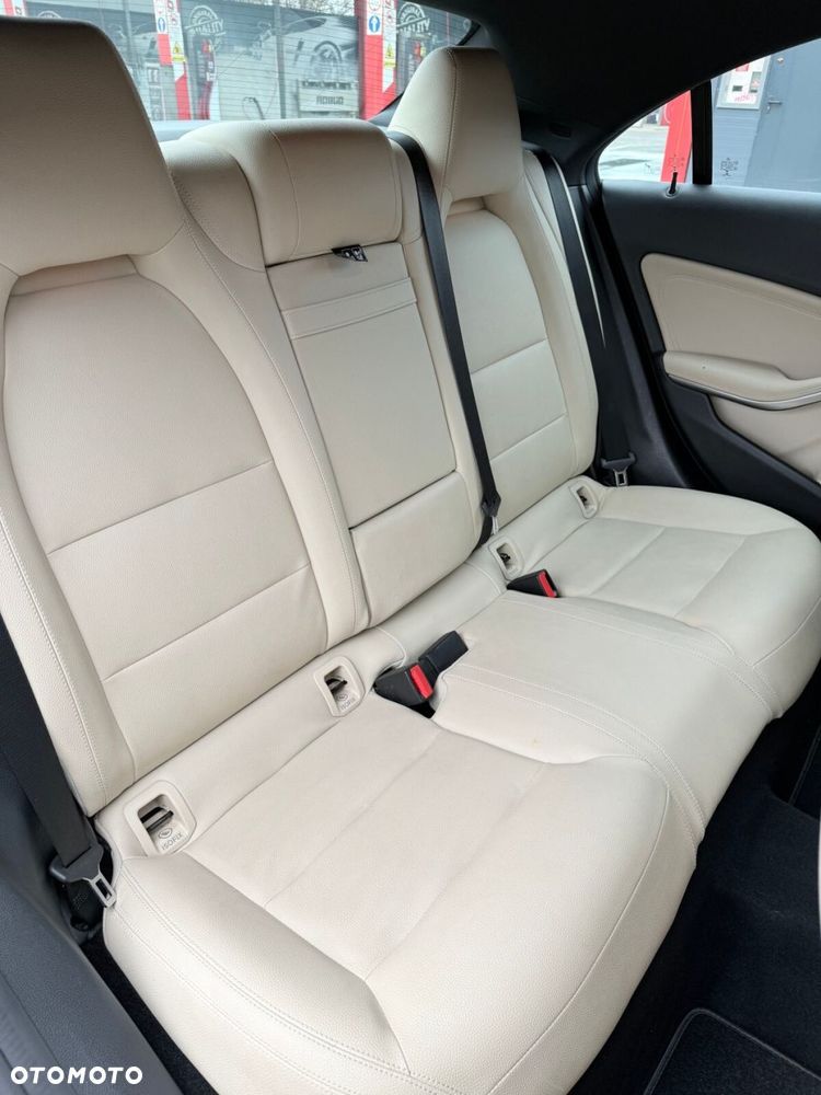 Mercedes-Benz CLA - 35
