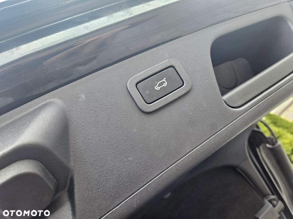 Jaguar E-Pace P200 AWD R-Dynamic S - 11