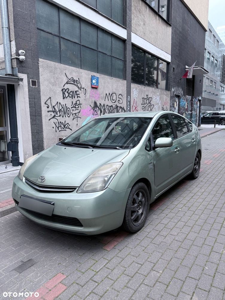Toyota Prius 1.5 VVT-i Sol - 2