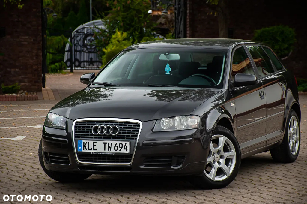 Audi A3 1.6 Ambiente - 4