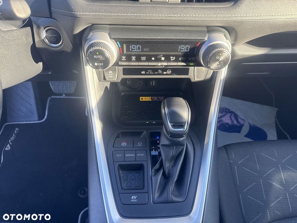 Toyota RAV4 2.5 Hybrid Comfort 4x2 - 23