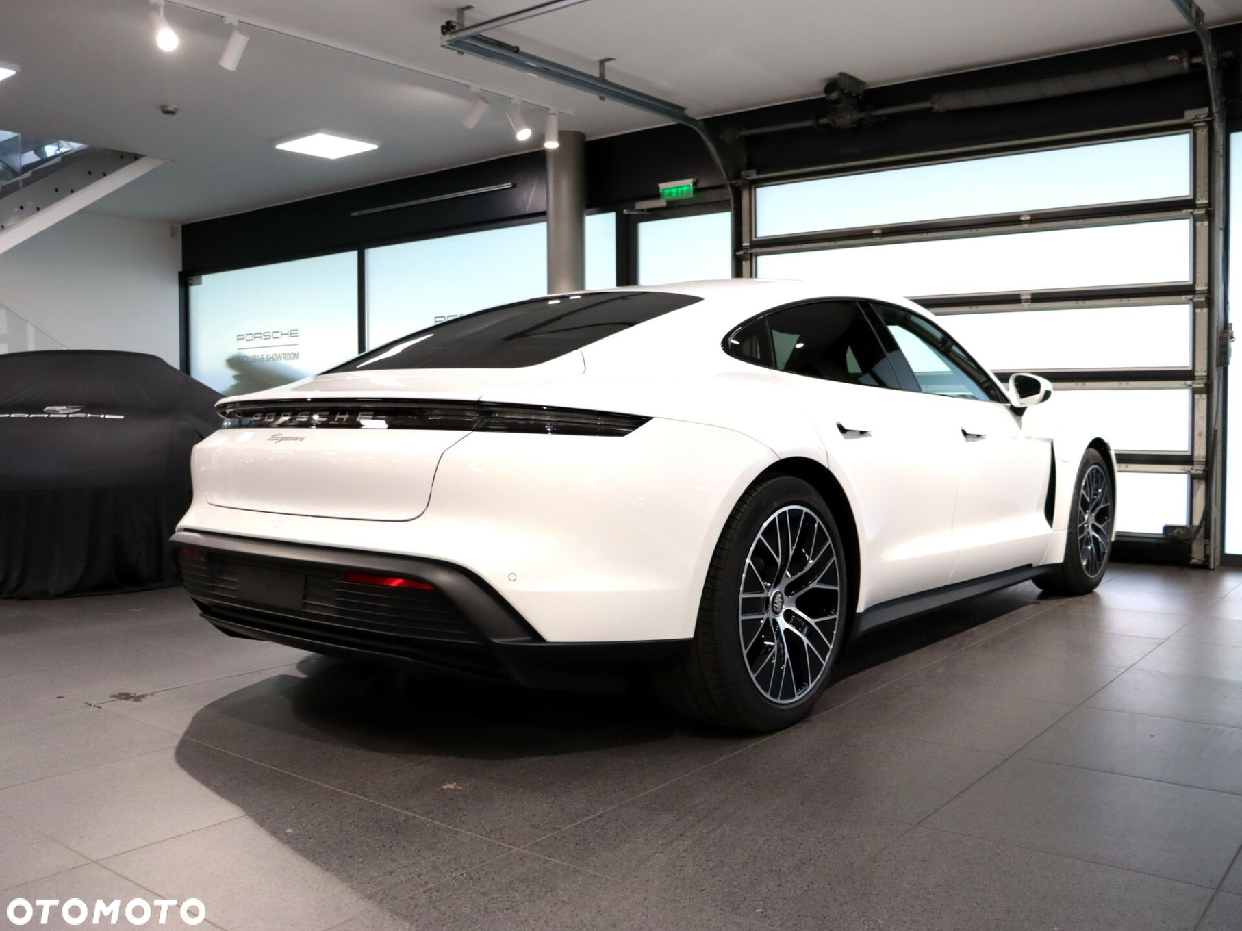 Porsche Taycan Performance Plus - 5