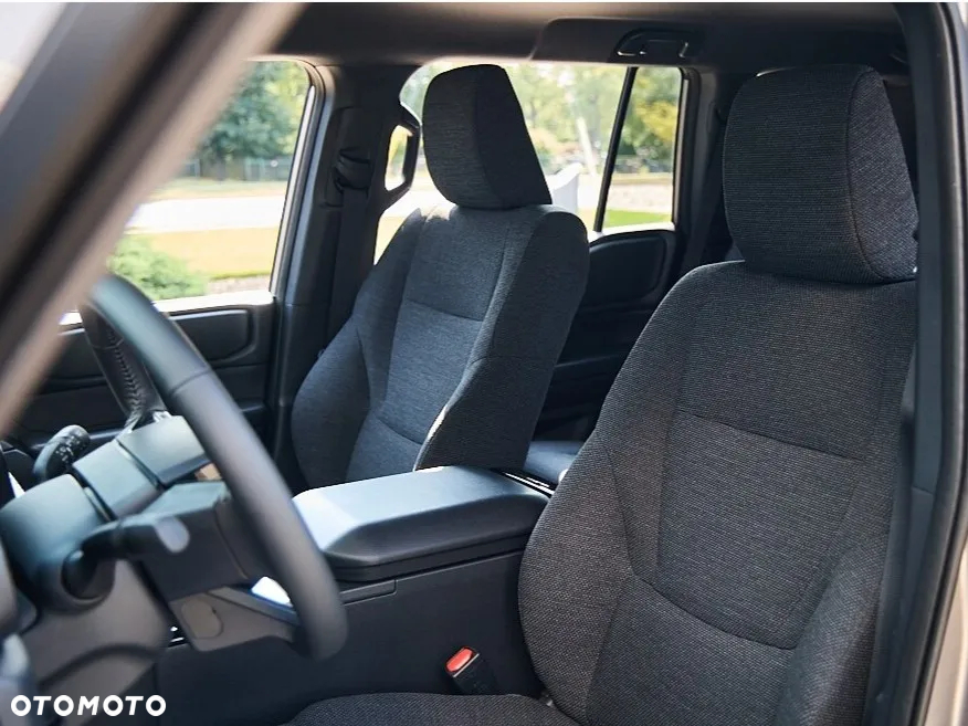 Toyota Land Cruiser - 11