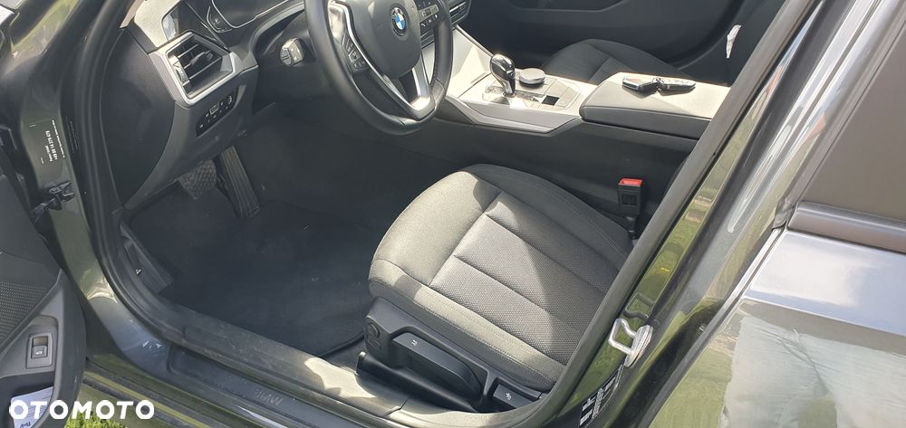 BMW Seria 3 320d Edition Luxury Line Purity - 8