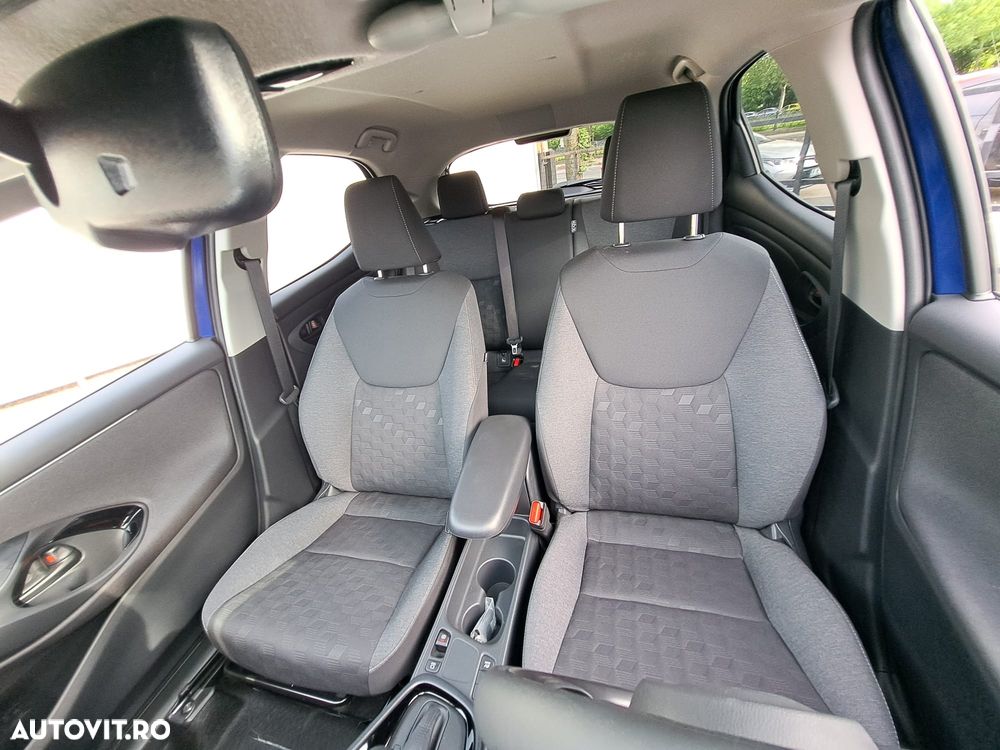 Toyota Yaris - 10