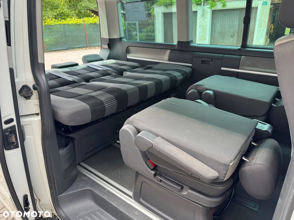 Volkswagen Multivan - 28