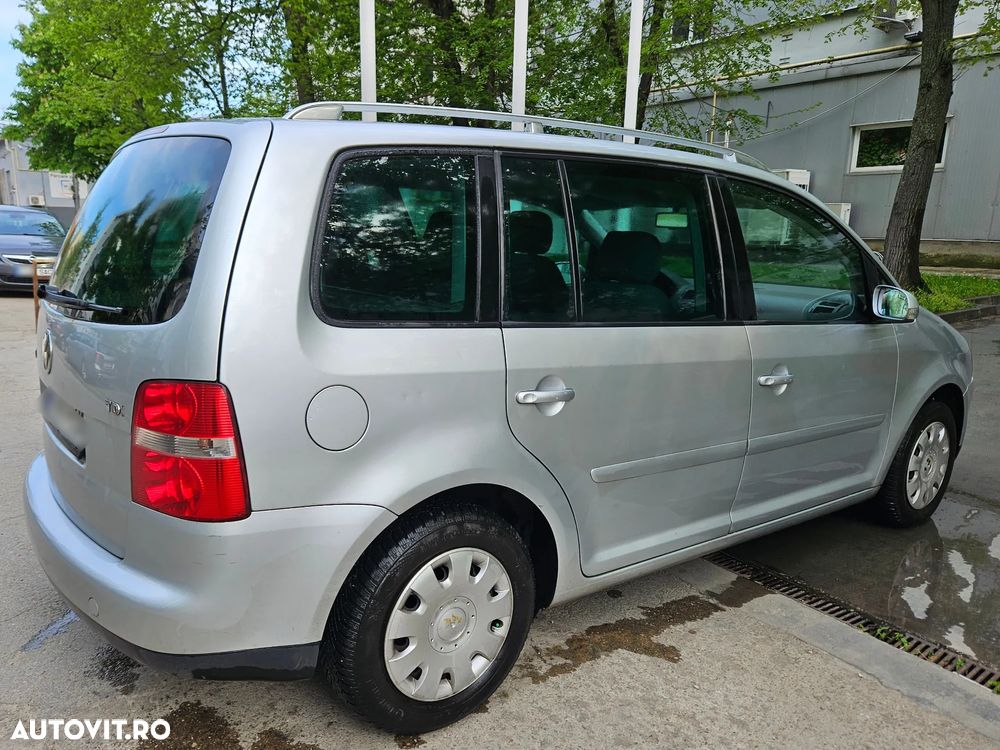 Volkswagen Touran 2.0TDI Highline - 7
