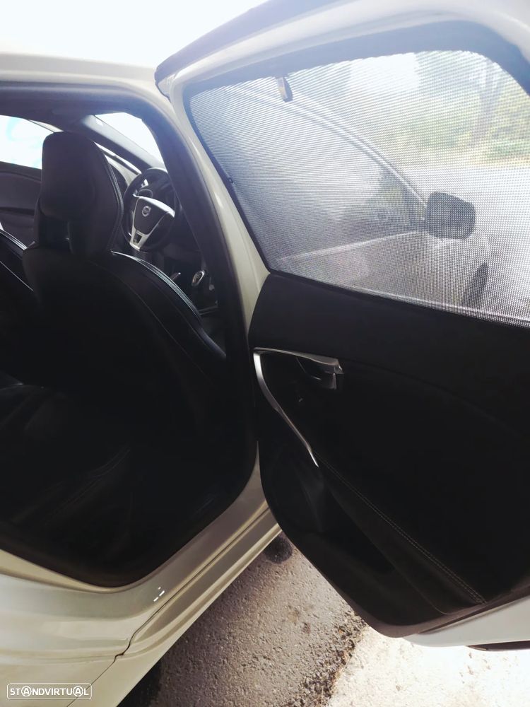 Volvo V40 1.6 D2 R-Design - 24