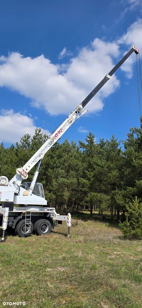Mercedes-Benz 6X6 Żuraw - 12