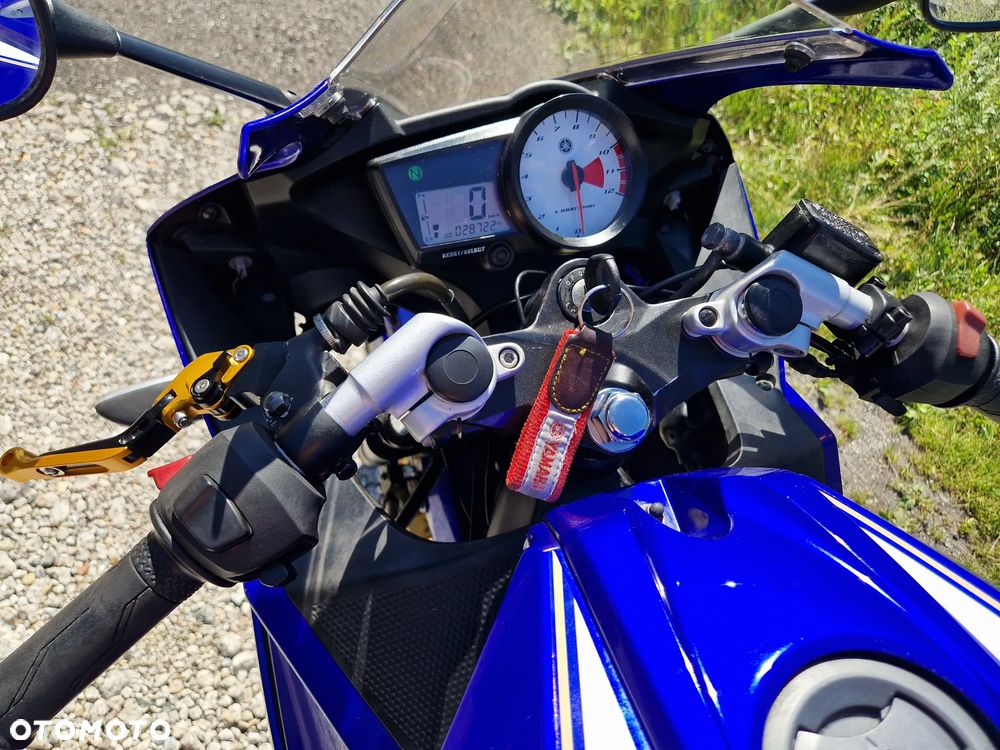 Yamaha YZF - 17
