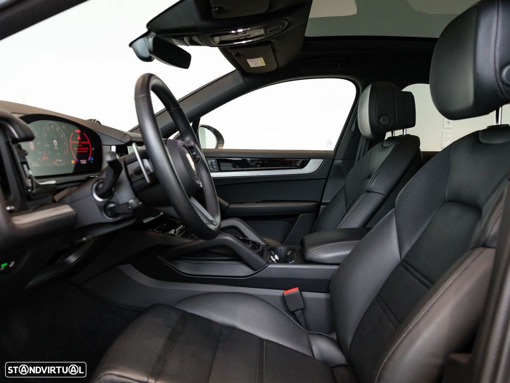 Porsche Cayenne Coupé E-Hybrid - 22