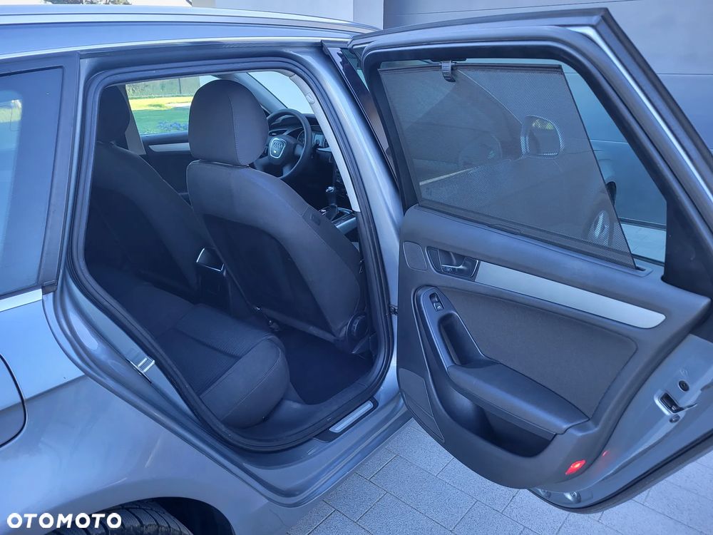 Audi A4 Avant 2.0 TDI DPF Ambiente - 12