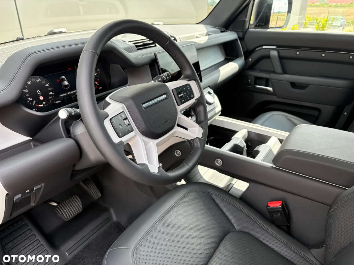 Land Rover Defender - 4