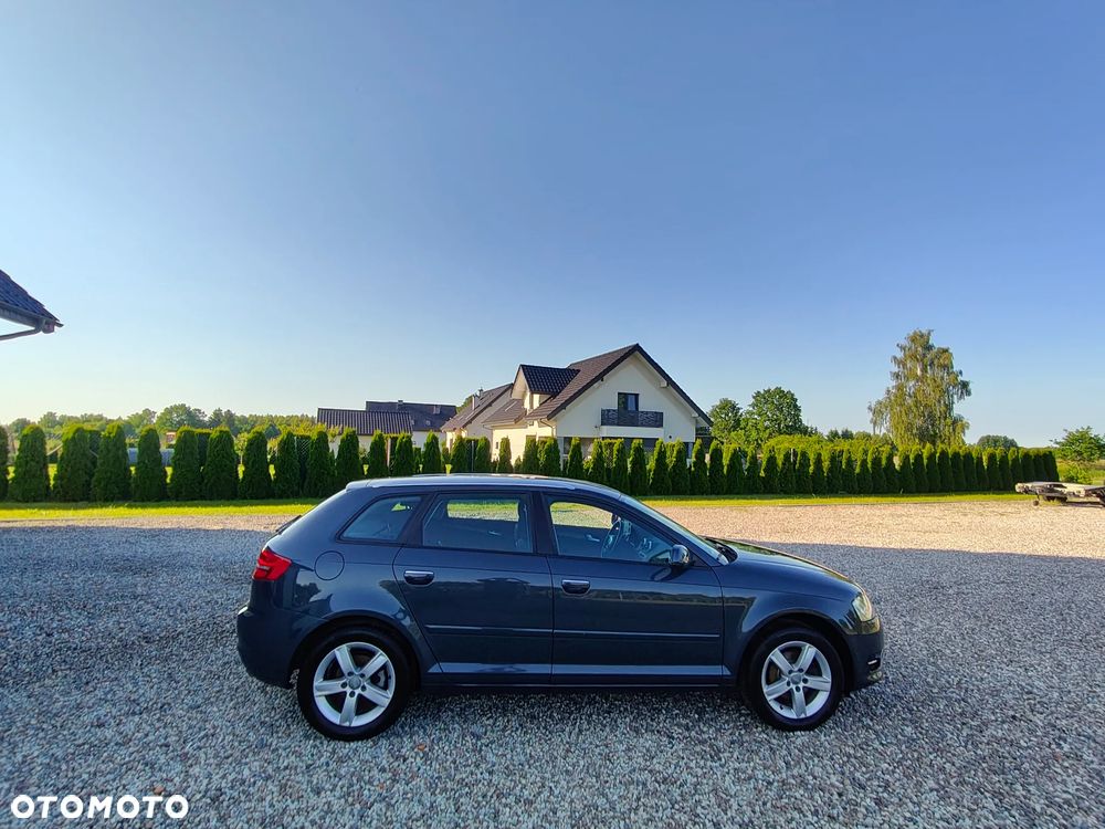Audi A3 Sportback 1.6 Ambiente - 2