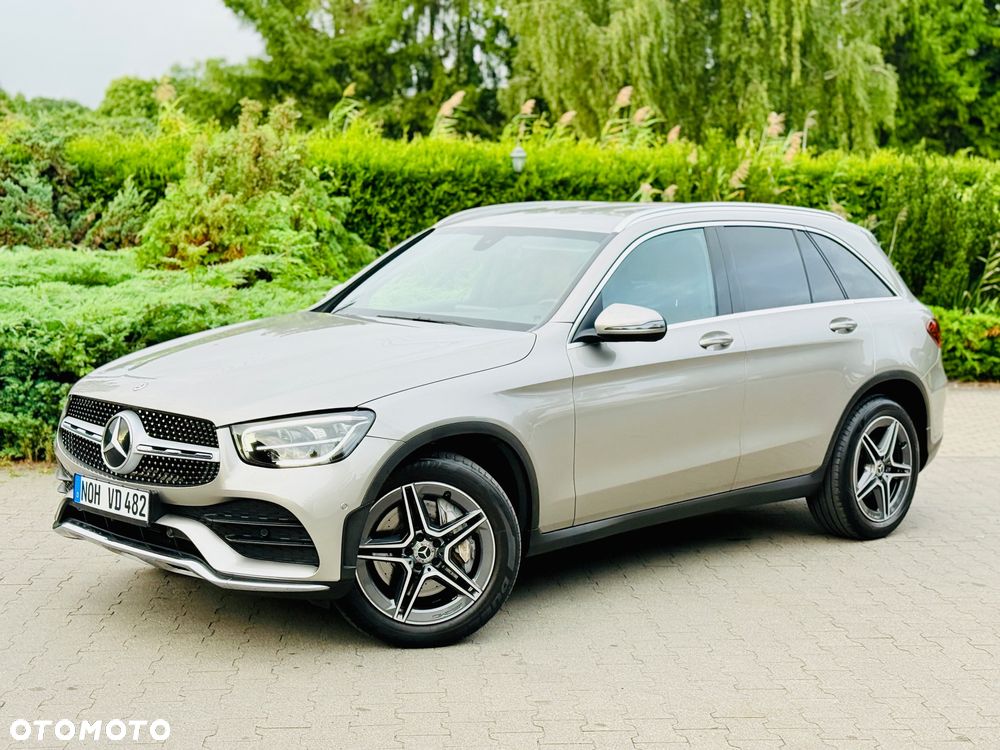 Mercedes-Benz GLC 200 4Matic 9G-TRONIC AMG Line Plus - 33