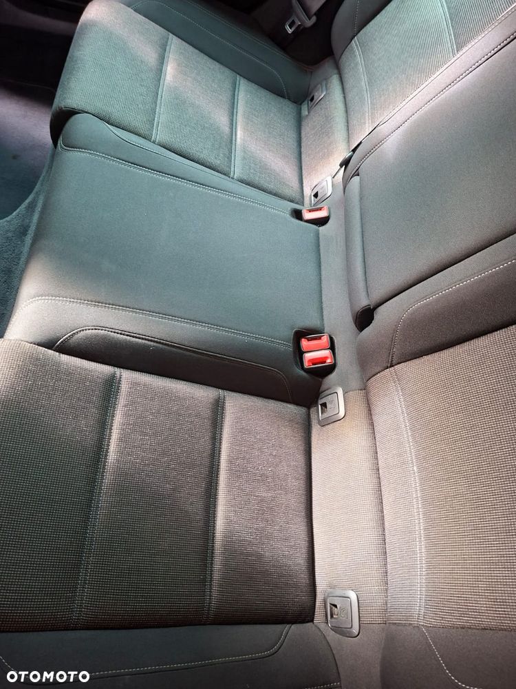 Volkswagen Passat - 14