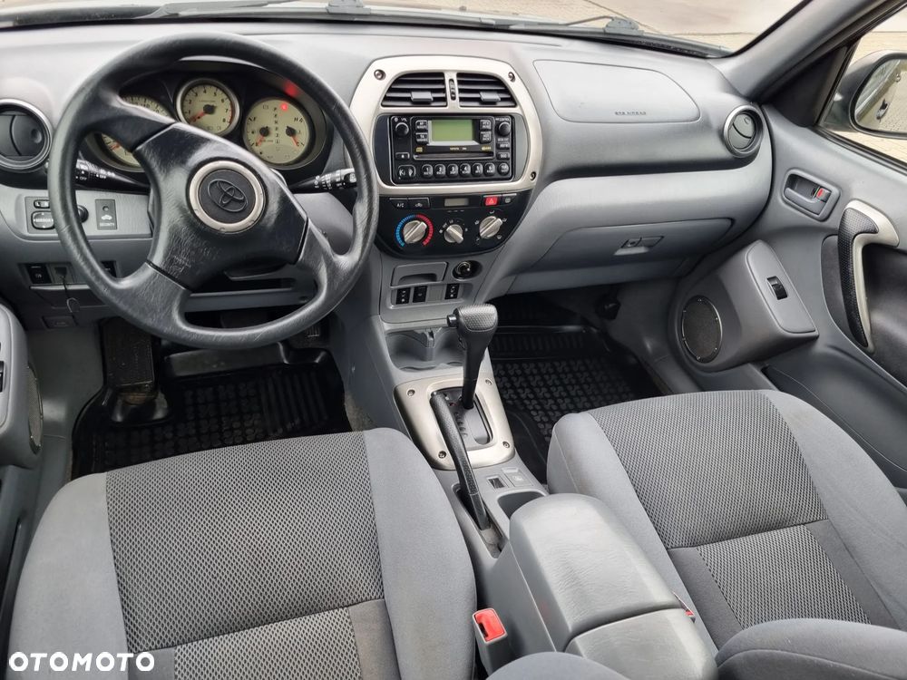 Toyota RAV4 2.0 VVT-i 4x4 - 14