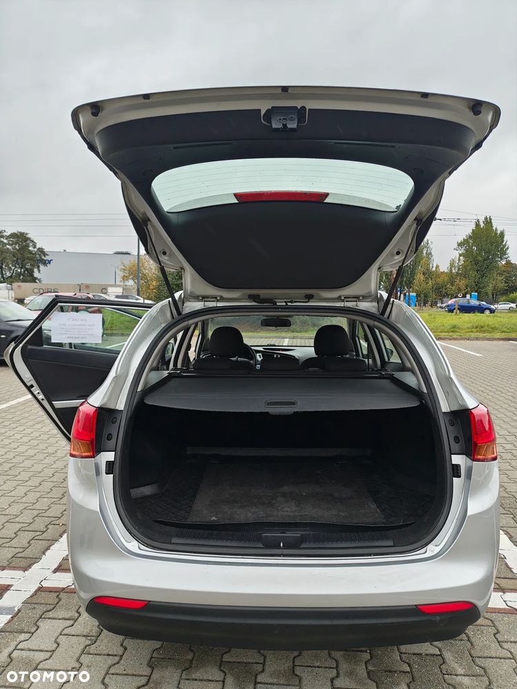 Kia Ceed - 12