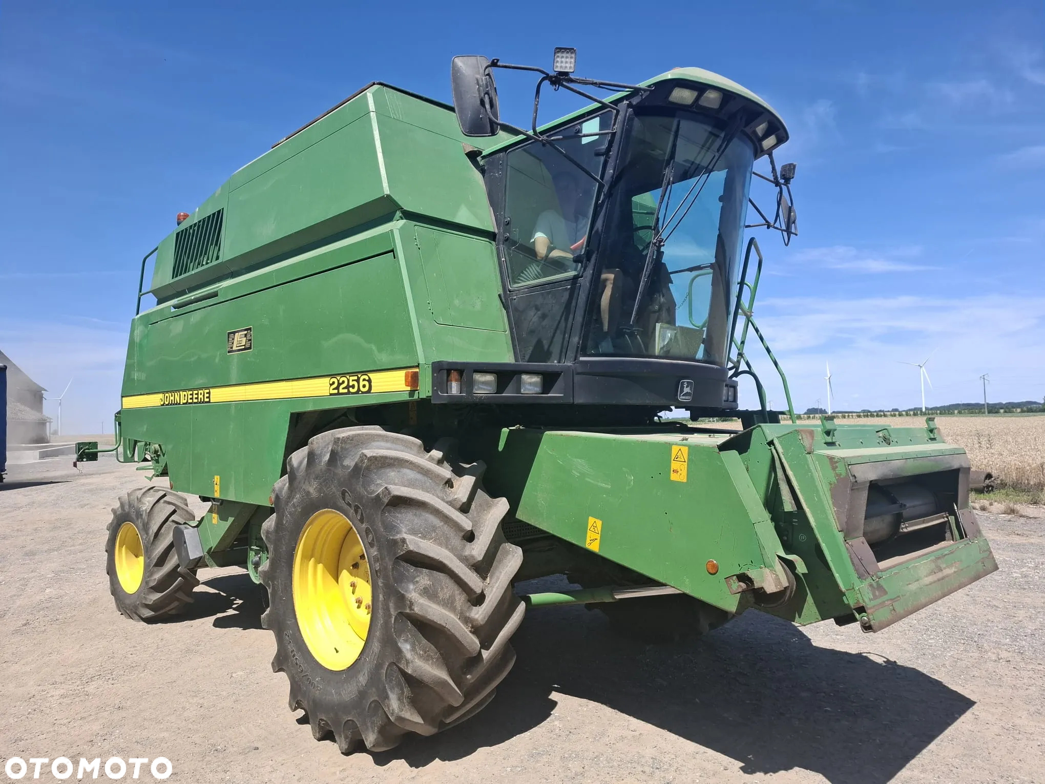 John Deere 2256 - 2