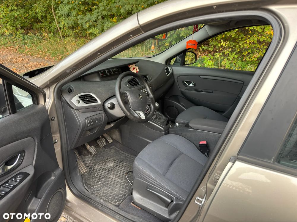 Renault Scenic - 8