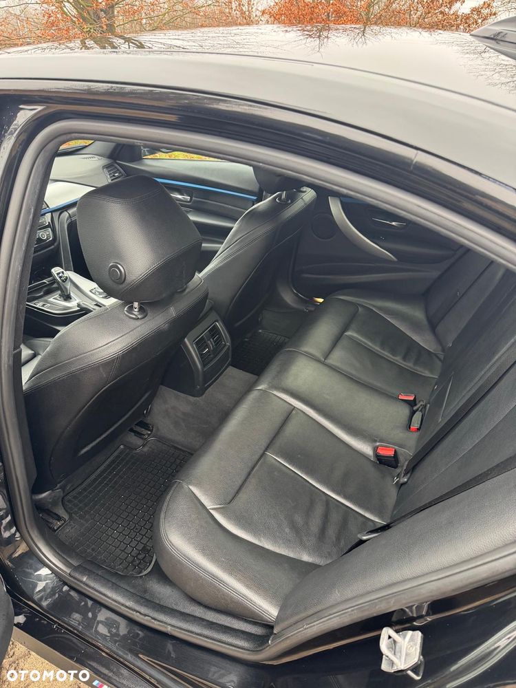 BMW Seria 3 320d M Sport - 18