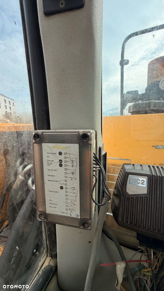 Liebherr R924 Compact - 8