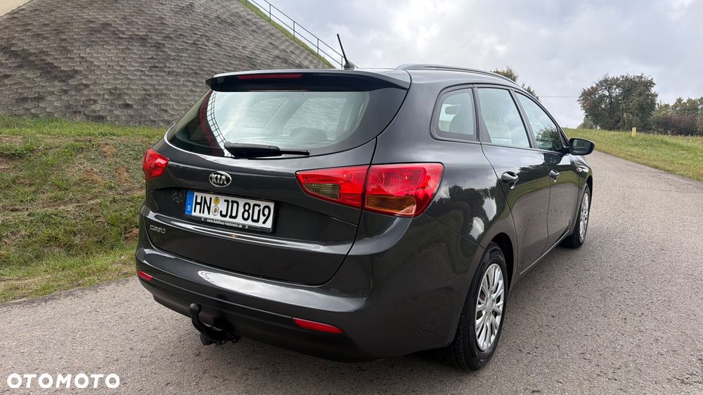 Kia Ceed - 10
