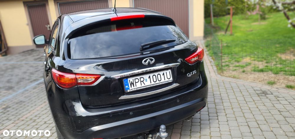 Infiniti QX70 3.7 S - 23