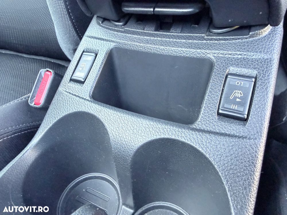 Nissan Qashqai 1.6 DCI Xtronic N-Connecta - 13