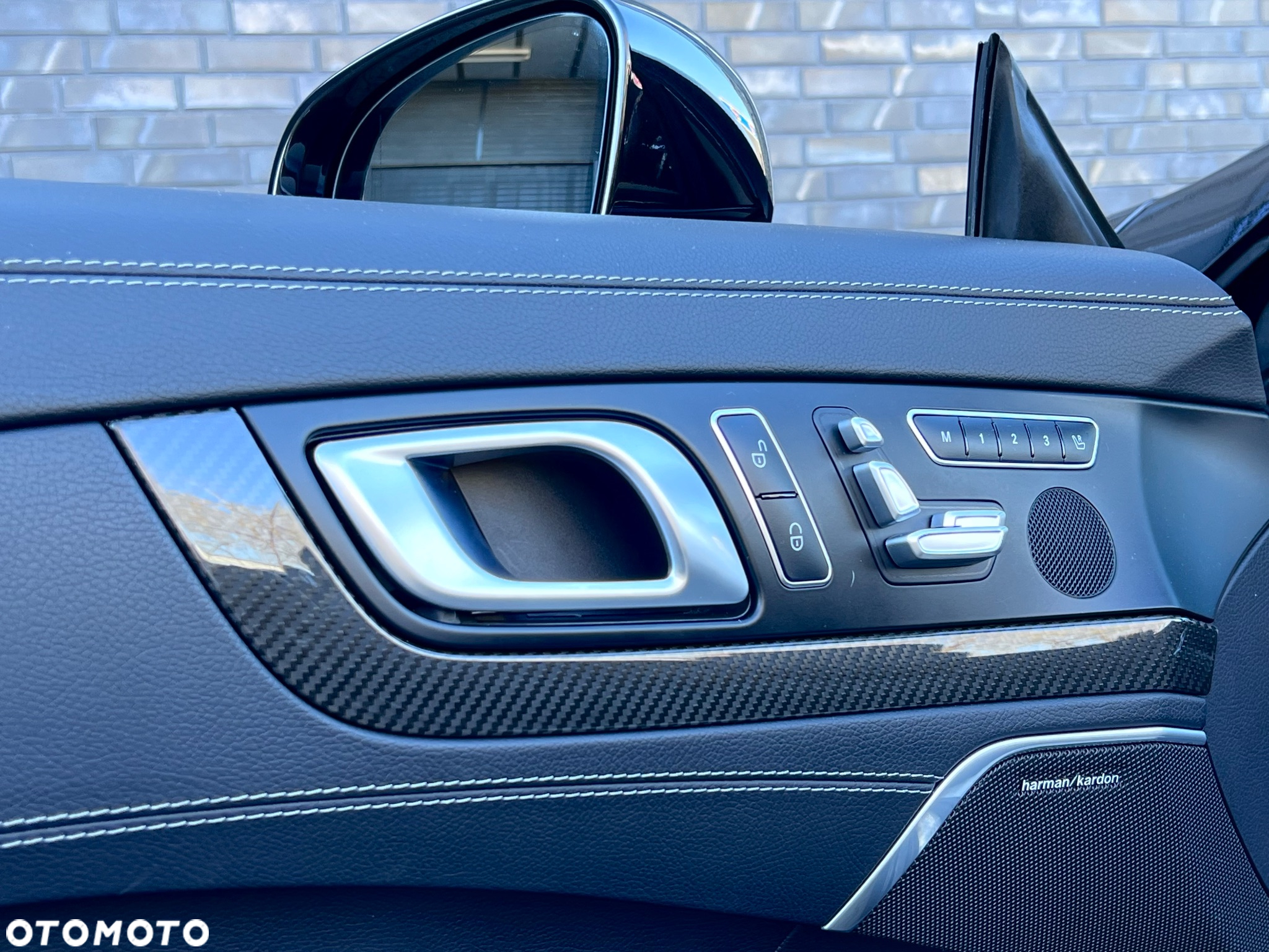Mercedes-Benz SL 63 AMG AMG Speedshift MCT 7-Gang Sportgetriebe AMG Performance Package - 22