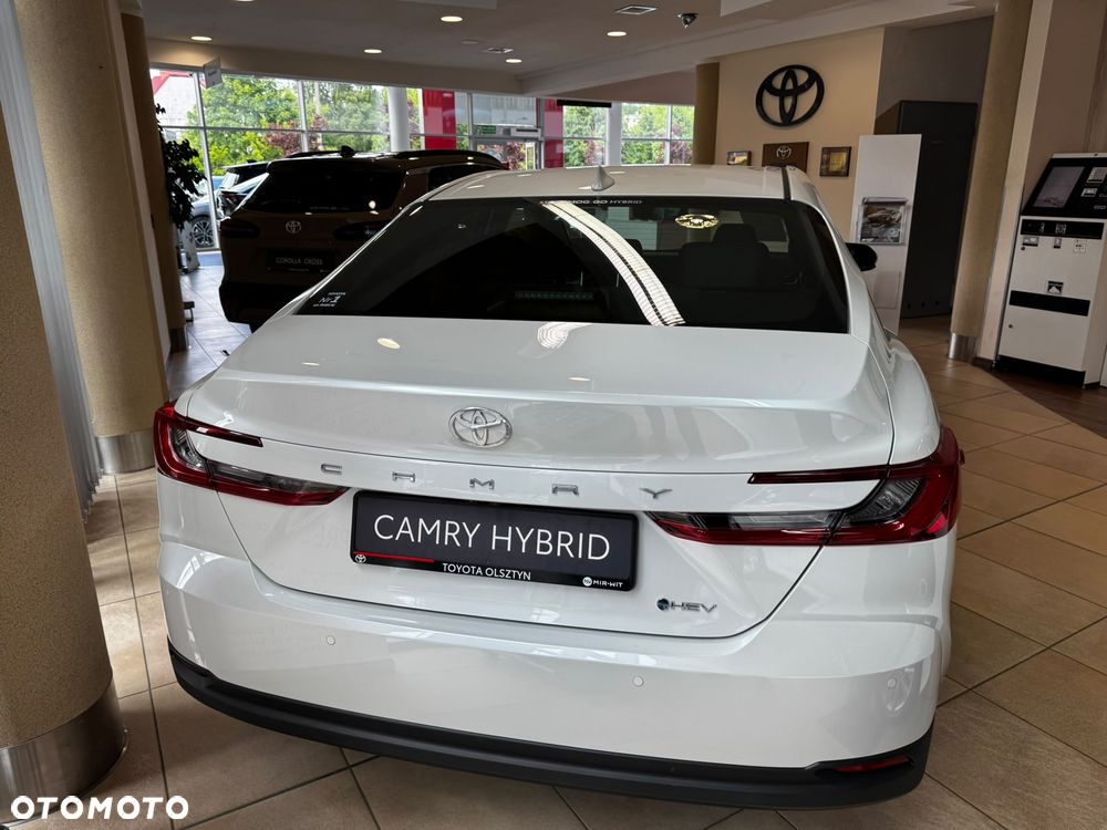 Toyota Camry - 3