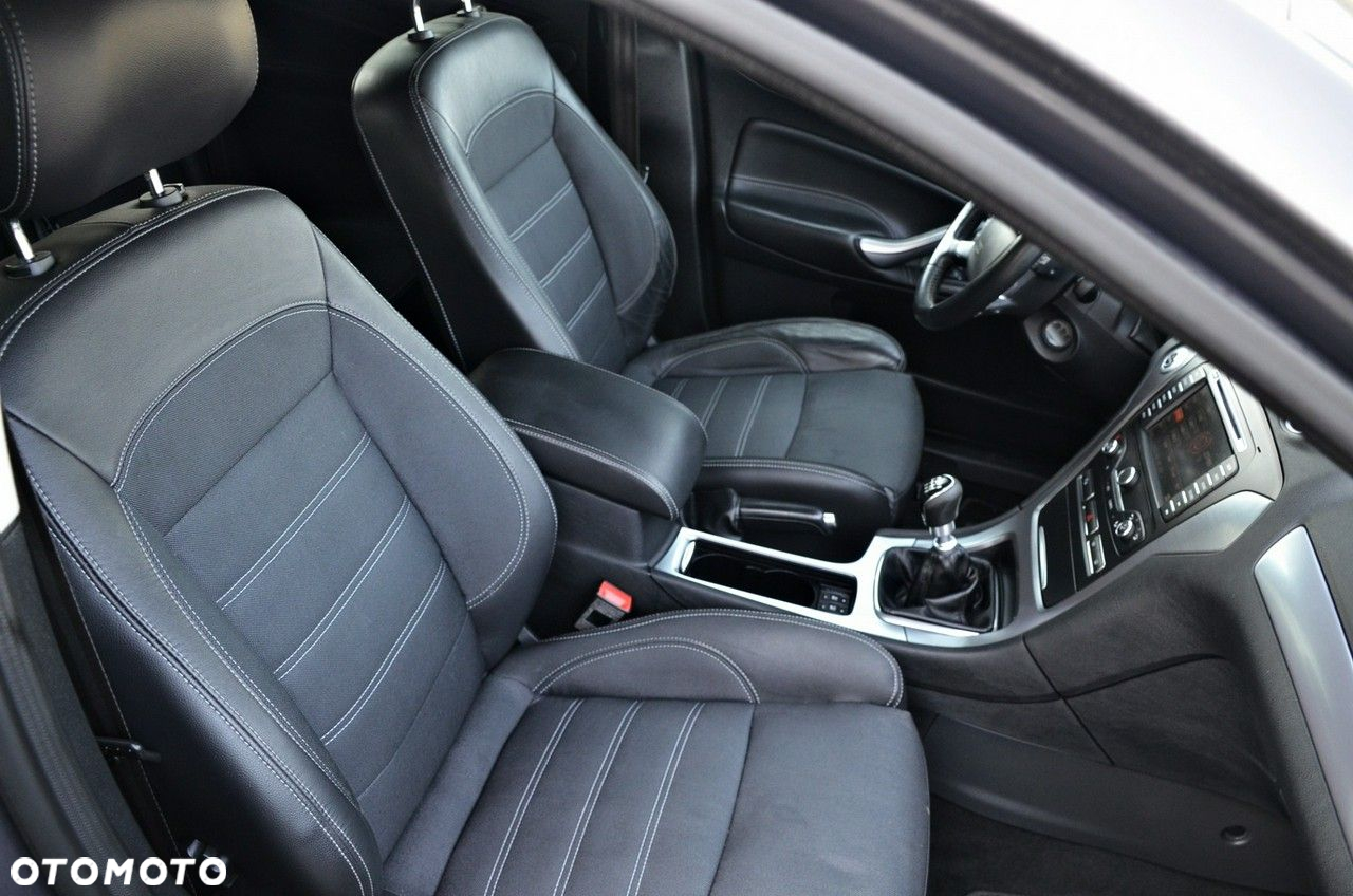 Ford Mondeo - 26