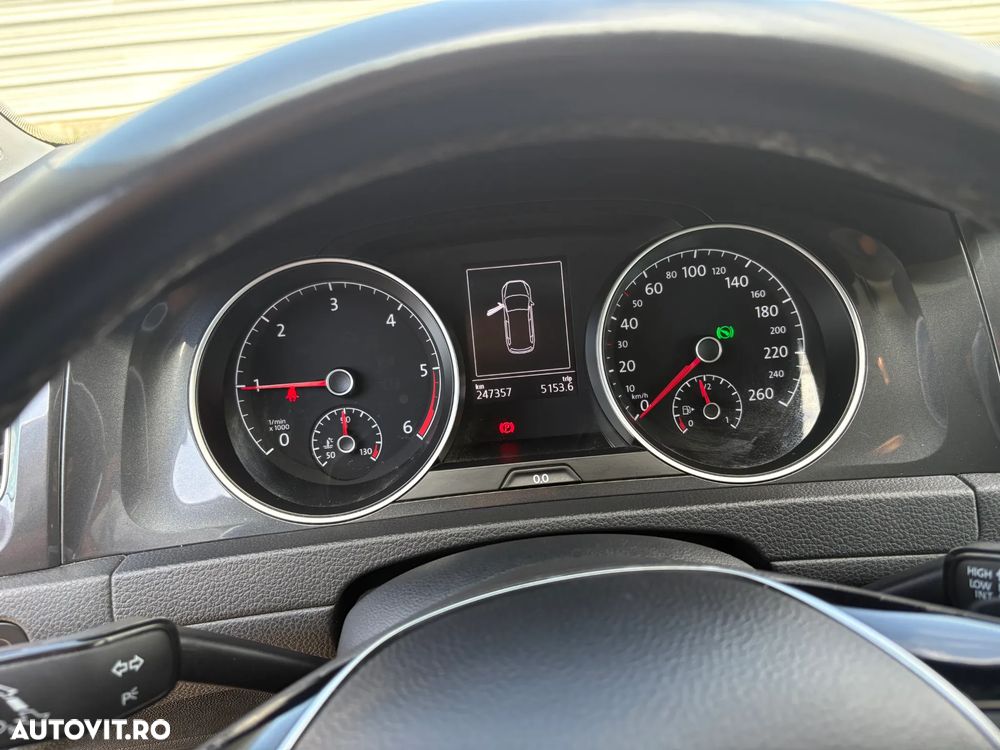 VOLKSWAGEN Golf 2020 — imagine 7