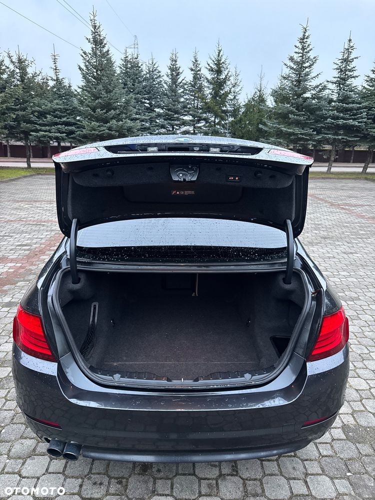 BMW Seria 5 528i - 15