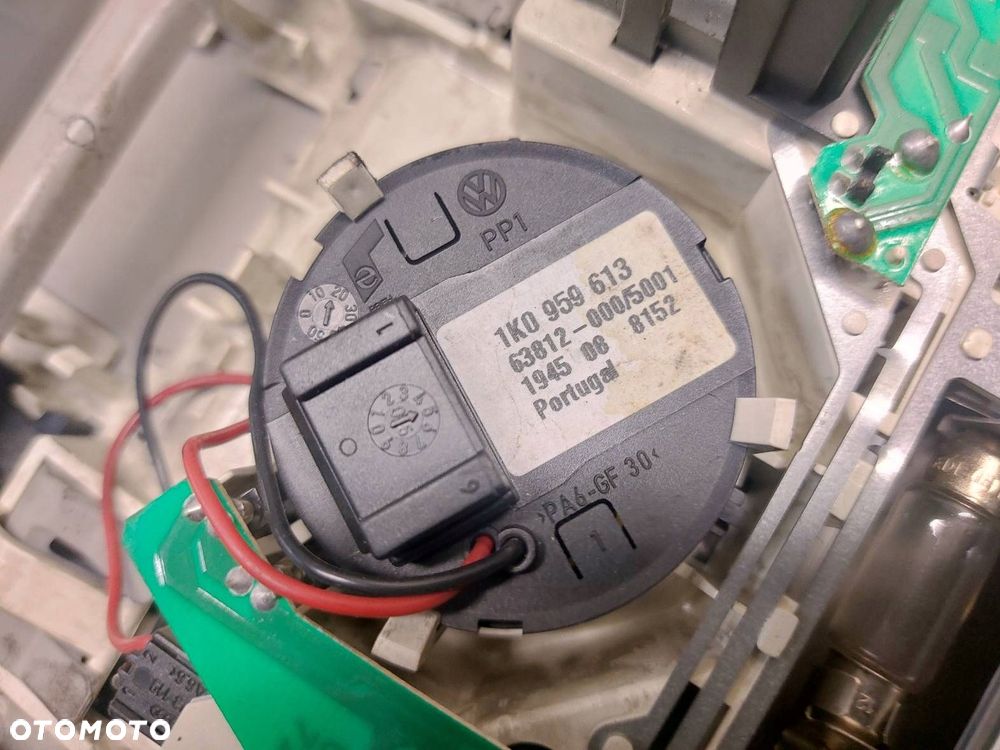 LAMPKA PODSUFITKI PRZEŁĄCZNIK SZYBERDACHU VOLKSWAGEN PASSAT B6 KOMBI - 4