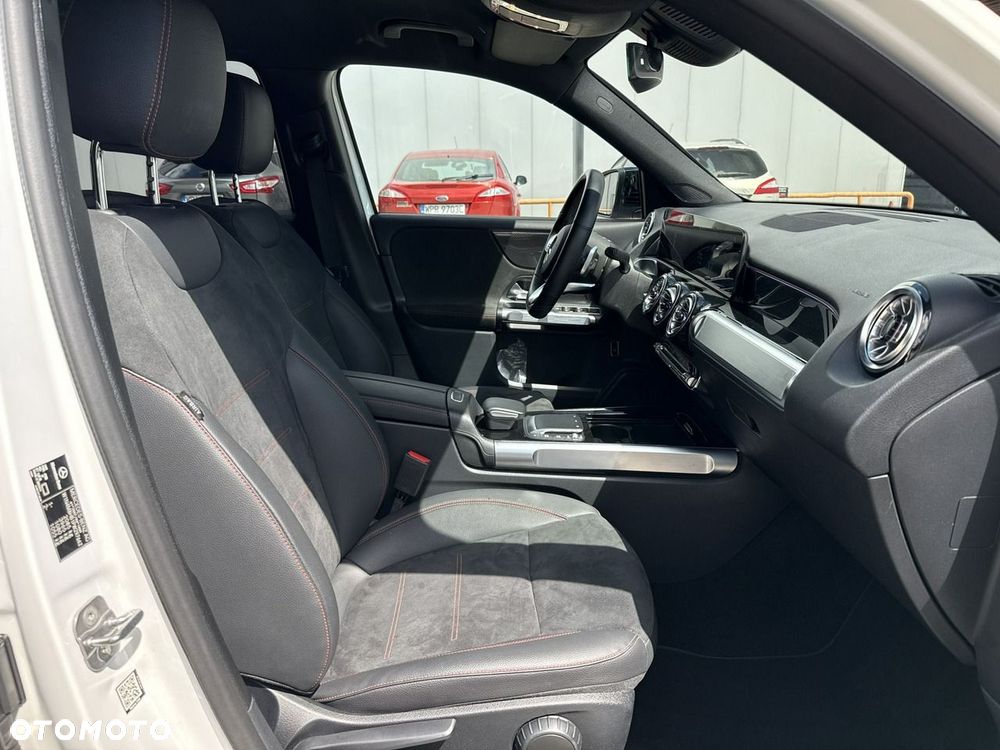 Mercedes-Benz GLB 200 7G-DCT - 21