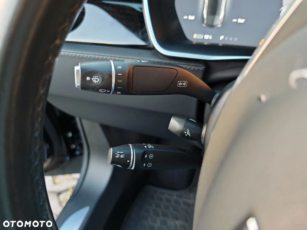 Tesla Model S - 21
