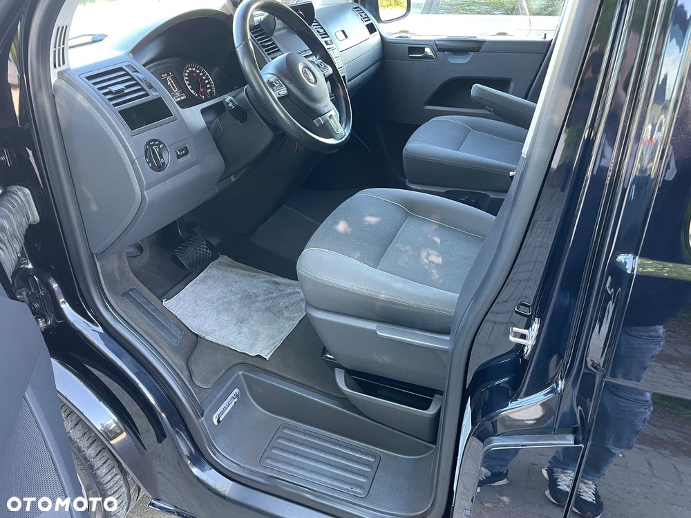 Volkswagen Multivan - 12