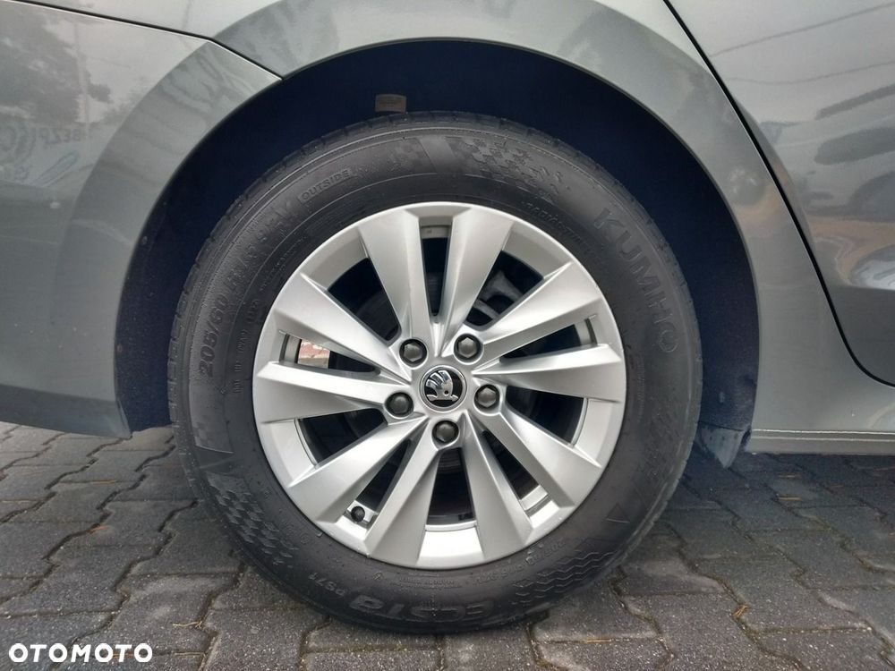 Skoda Octavia 1.5 TSI Essence - 34