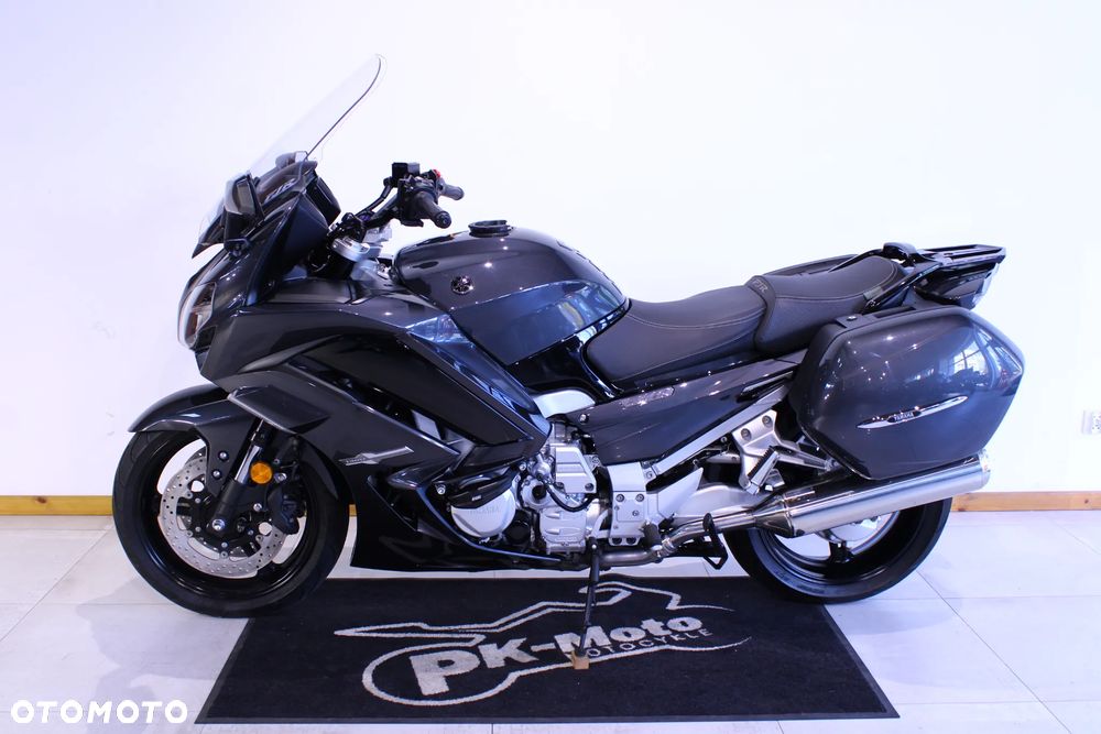 Yamaha FJR - 2