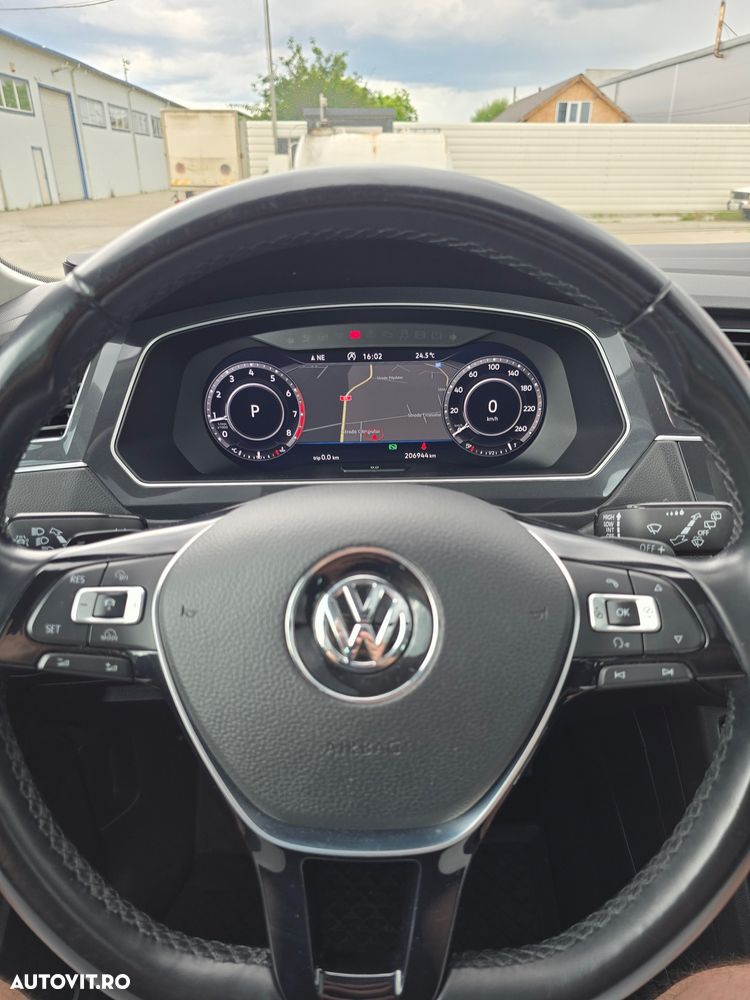 Volkswagen Tiguan - 16