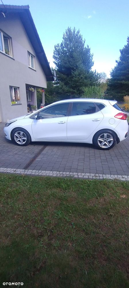 Kia Ceed - 9