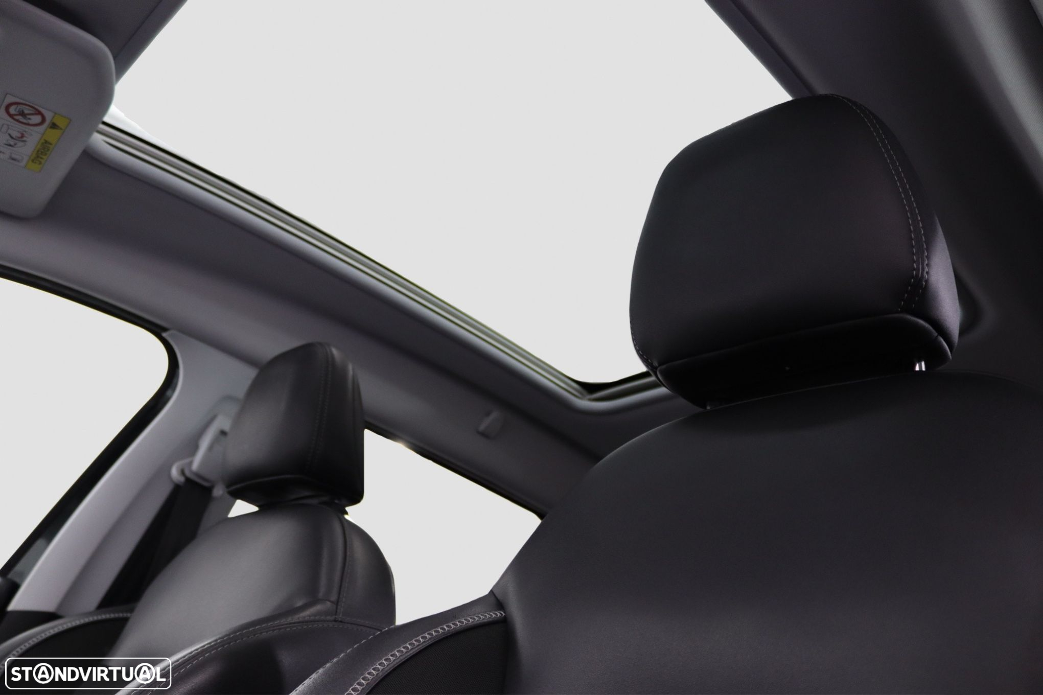 Peugeot 2008 1.2 PureTech Allure - 16