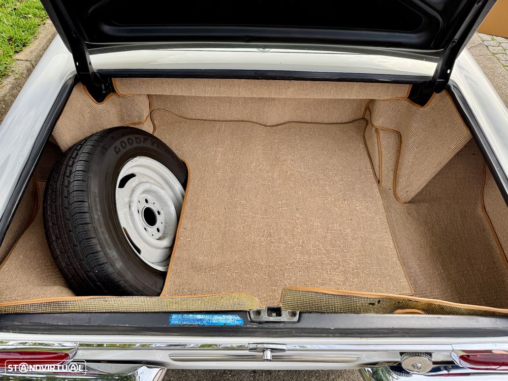 Mercedes-Benz SL 230 - 32