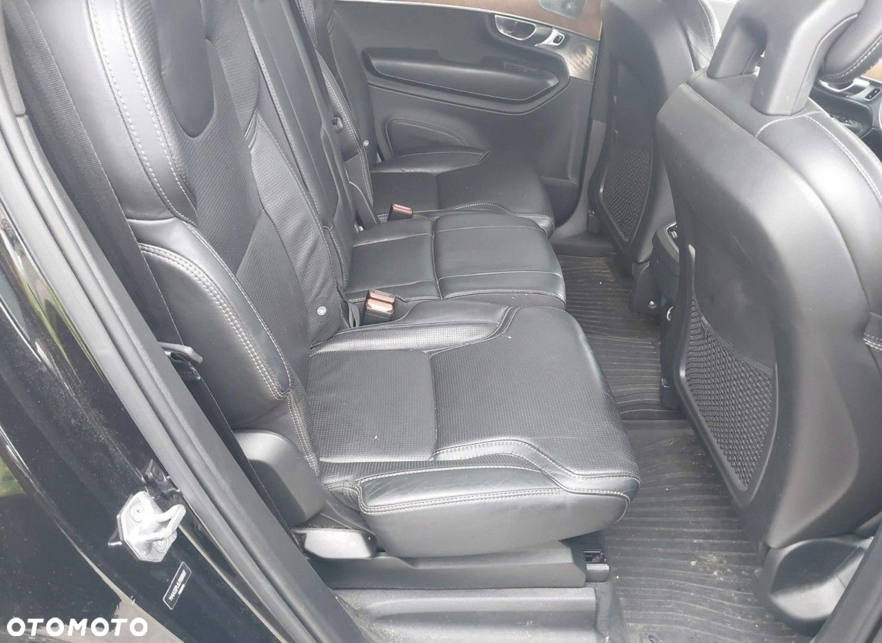 Volvo XC 90 - 8