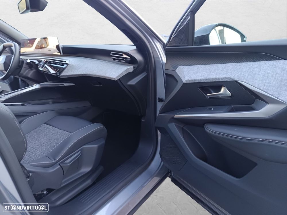 Peugeot E-3008 73 kWh Allure - 18