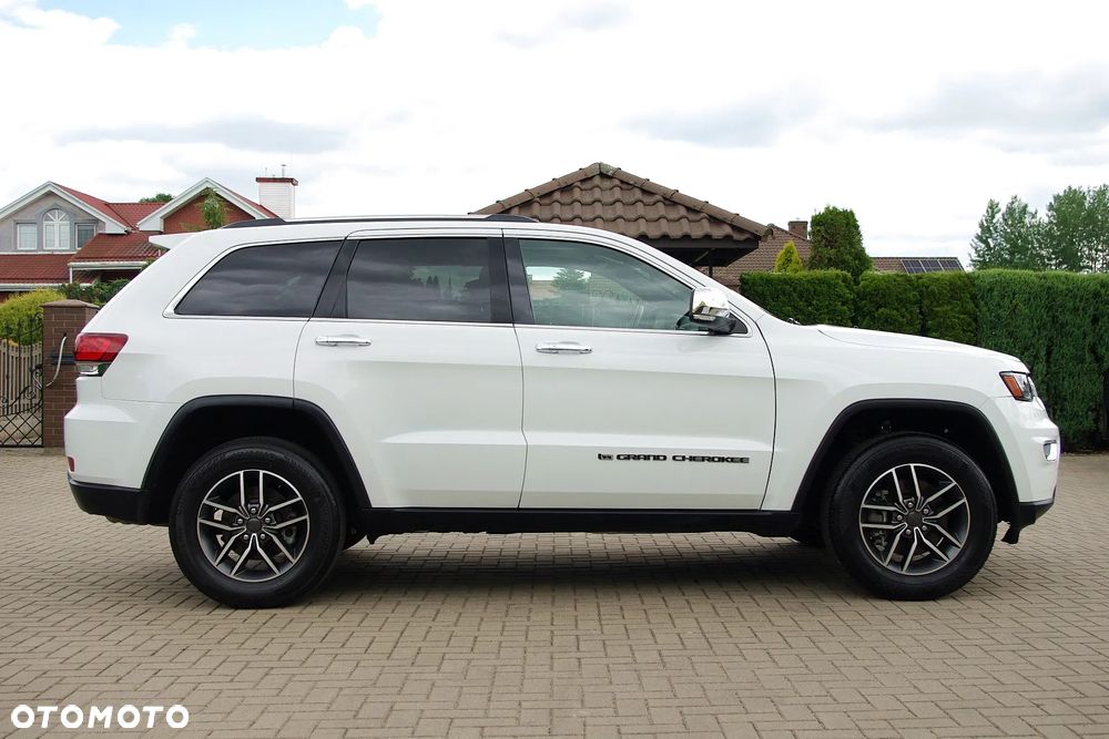 Jeep Grand Cherokee - 15